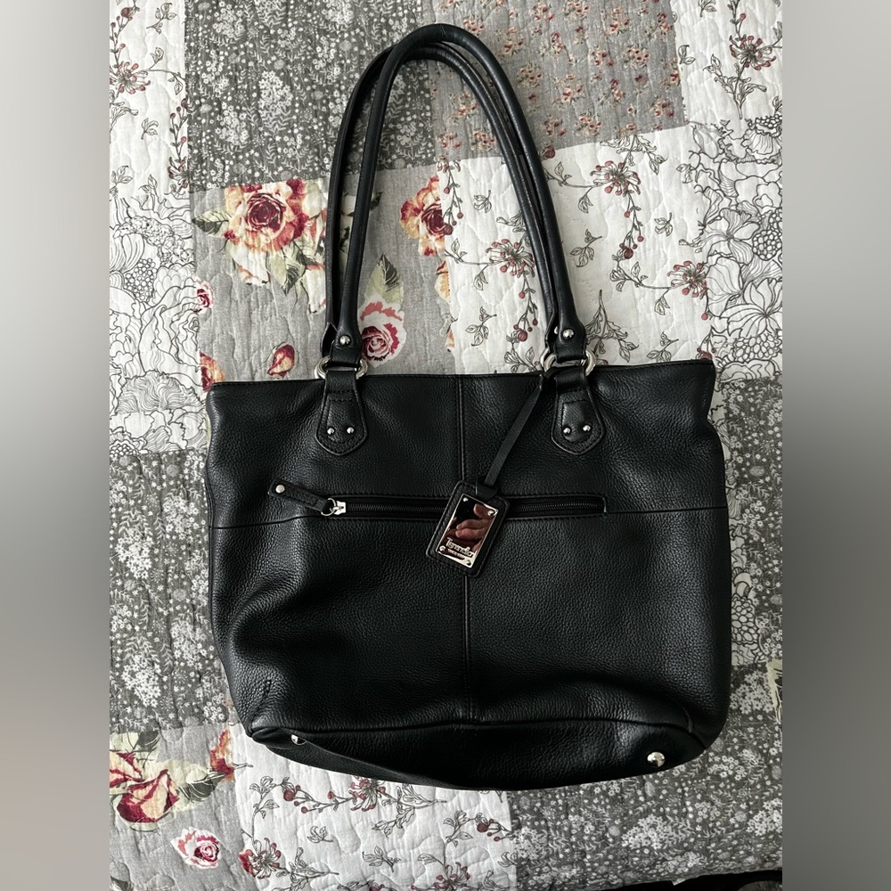 Tignanelo Black shoulder purse